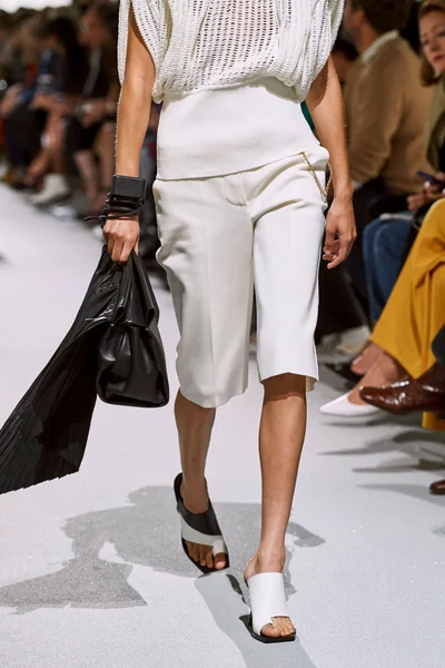 Look 125